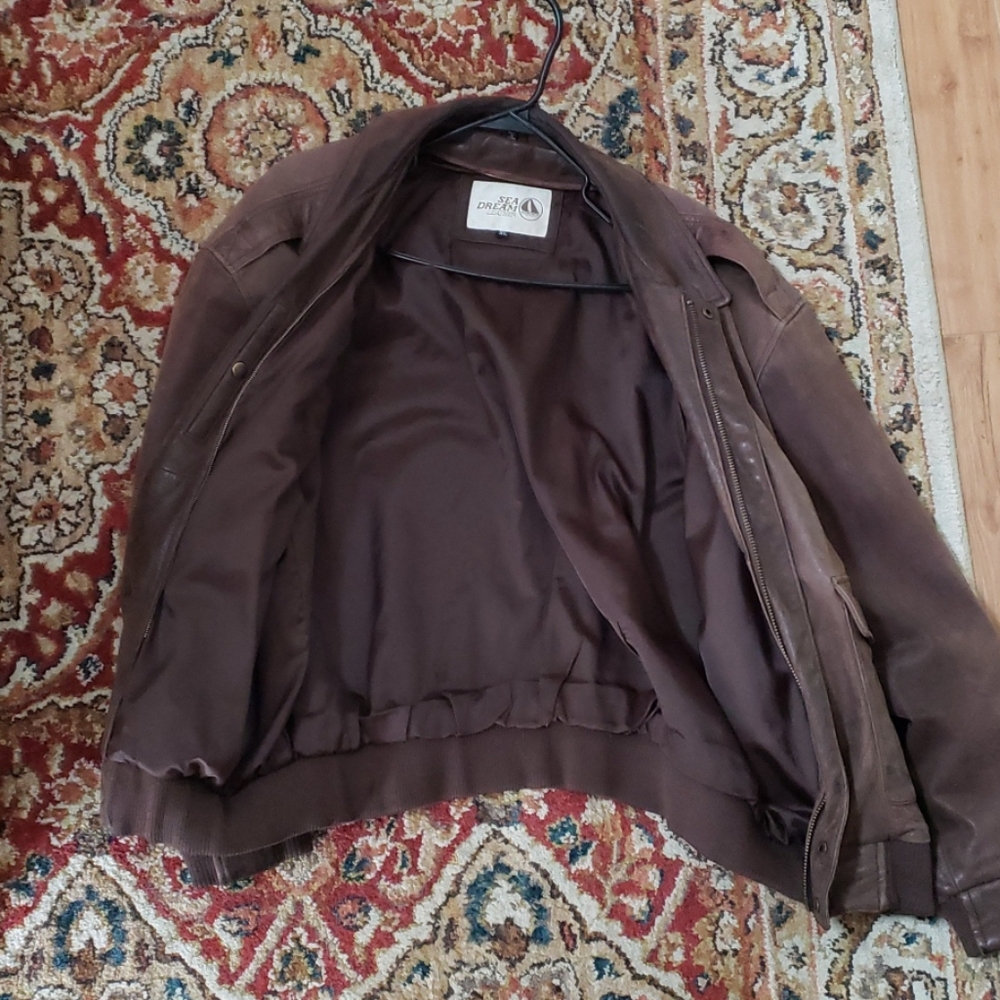 Leather jacket - Picture 3 of 4